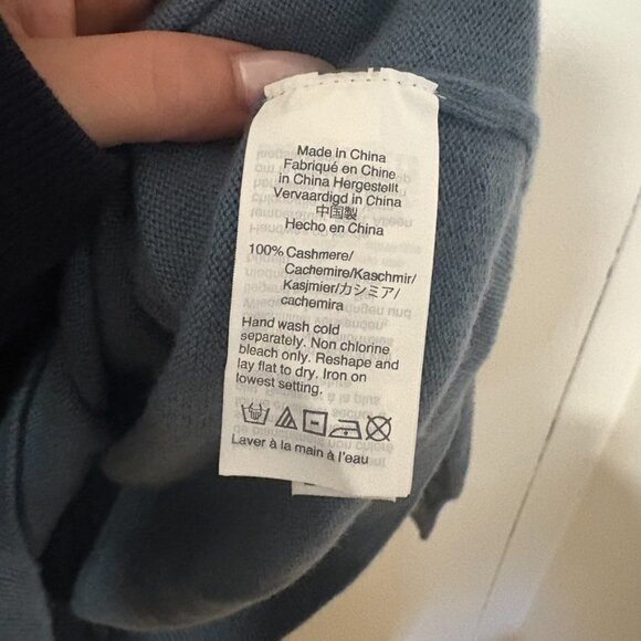 Never Worn! J Crew 100% Cashmere V-neck sweater - Heather River Blue - Medium - Picture 4 of 5